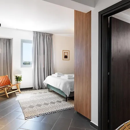 Liv Urban 4* Lárnaca