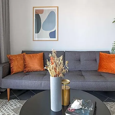 Liv Urban 4* Lárnaca