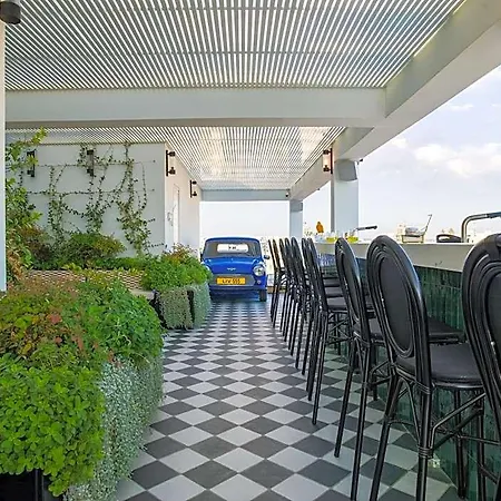 Liv Urban Ларнака