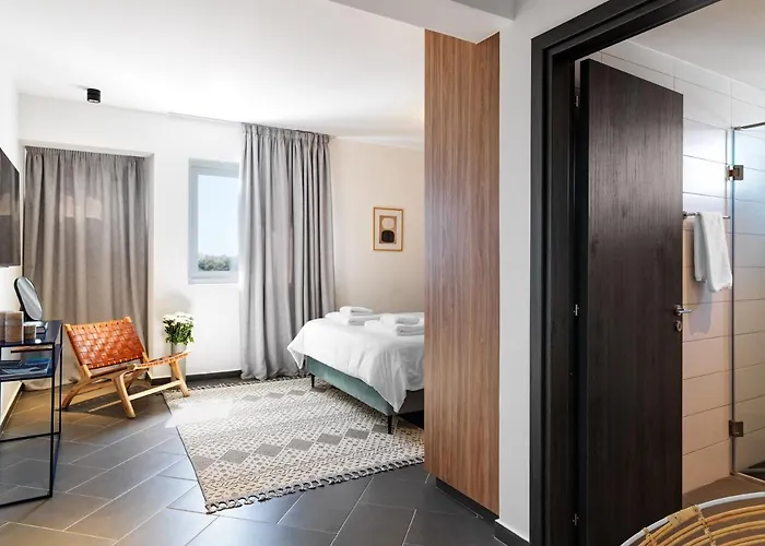 Liv Urban 4* Ларнака